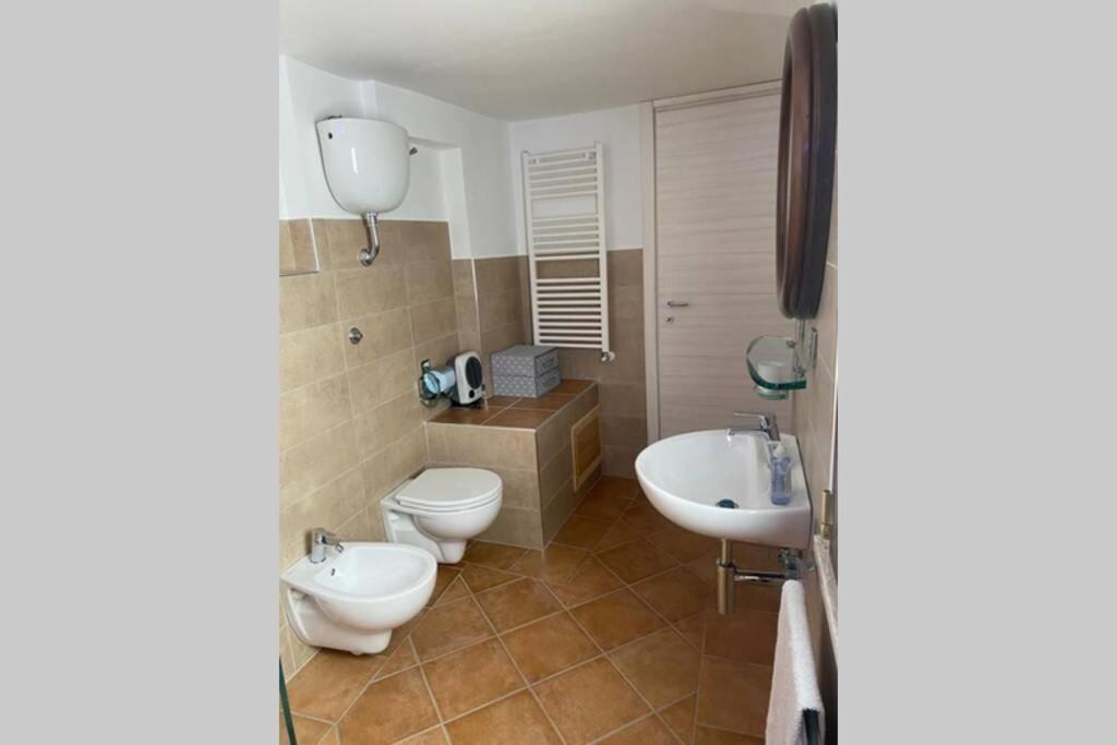 Alloggio A Via Impero Apartman Lenola Kültér fotó